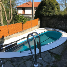 Réparez les dommages de votre piscine rapidement et efficacement avec un service professionnel Tourlaville